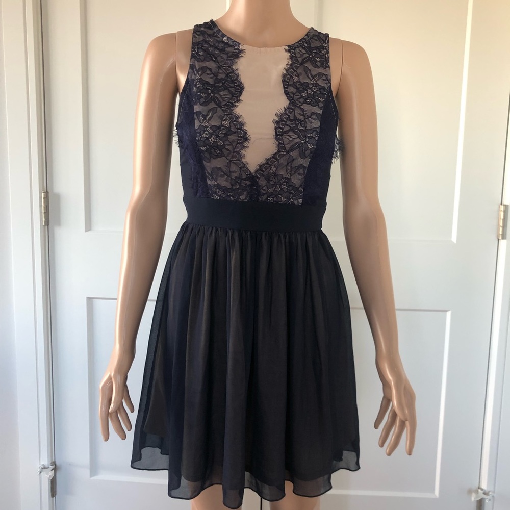Elise Ryan Sleeveless Lace Mini Dress Blue 2 XS